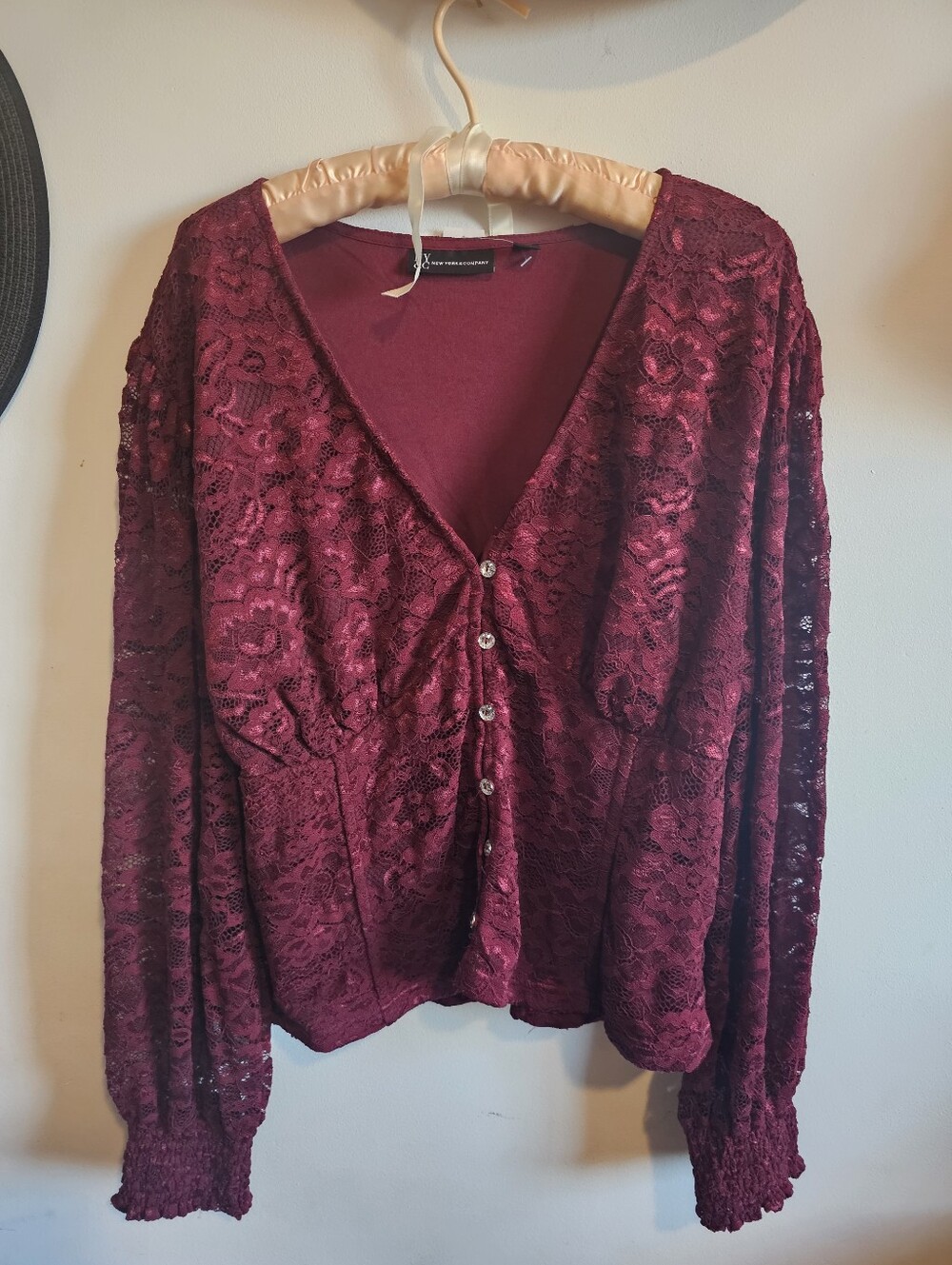 NWT New York & Company Burgundy Floral Lace Button Top XL Romantic, Lace